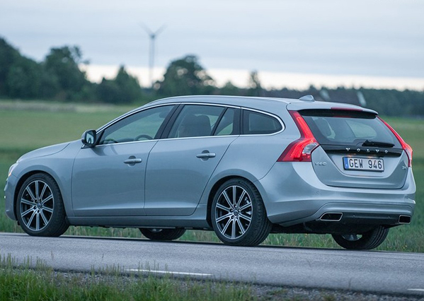https://wcar.sets.lv/cars/Volvo/V60 universālis/e1790cef6421a47f66f92b445456d305.jpg